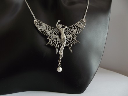 Jugendstil Halskette Erotische Frauengestalt mit Schmetterlingsfl�geln
