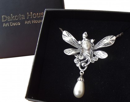 Jugendstil Schmuck Halskette Frauenkopf mit Schmetterlingsfl�geln