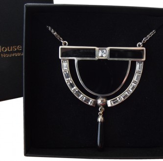 Art Deco Collier mit Onyxabh�ngung und Schmuckkristallen
