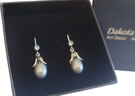 Ohrringe 925 Silber mit einem kleinen Aquamarin und einer Perle