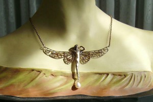 Antik Halskette Kette Collier Schmetterling mit Opalen und Perle